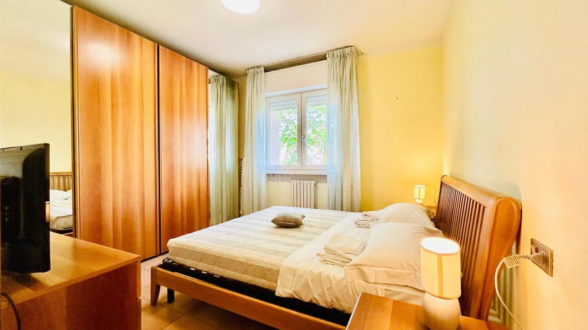 Apartment Little Italy Apt- Piscina E Relax Al Lago Di Garda Rivoltella del Garda